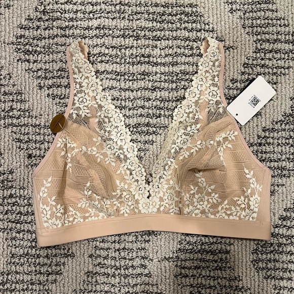 Wacoal embrace lace Soft Cup Wireless bra Lingerie - Picture 3 of 8